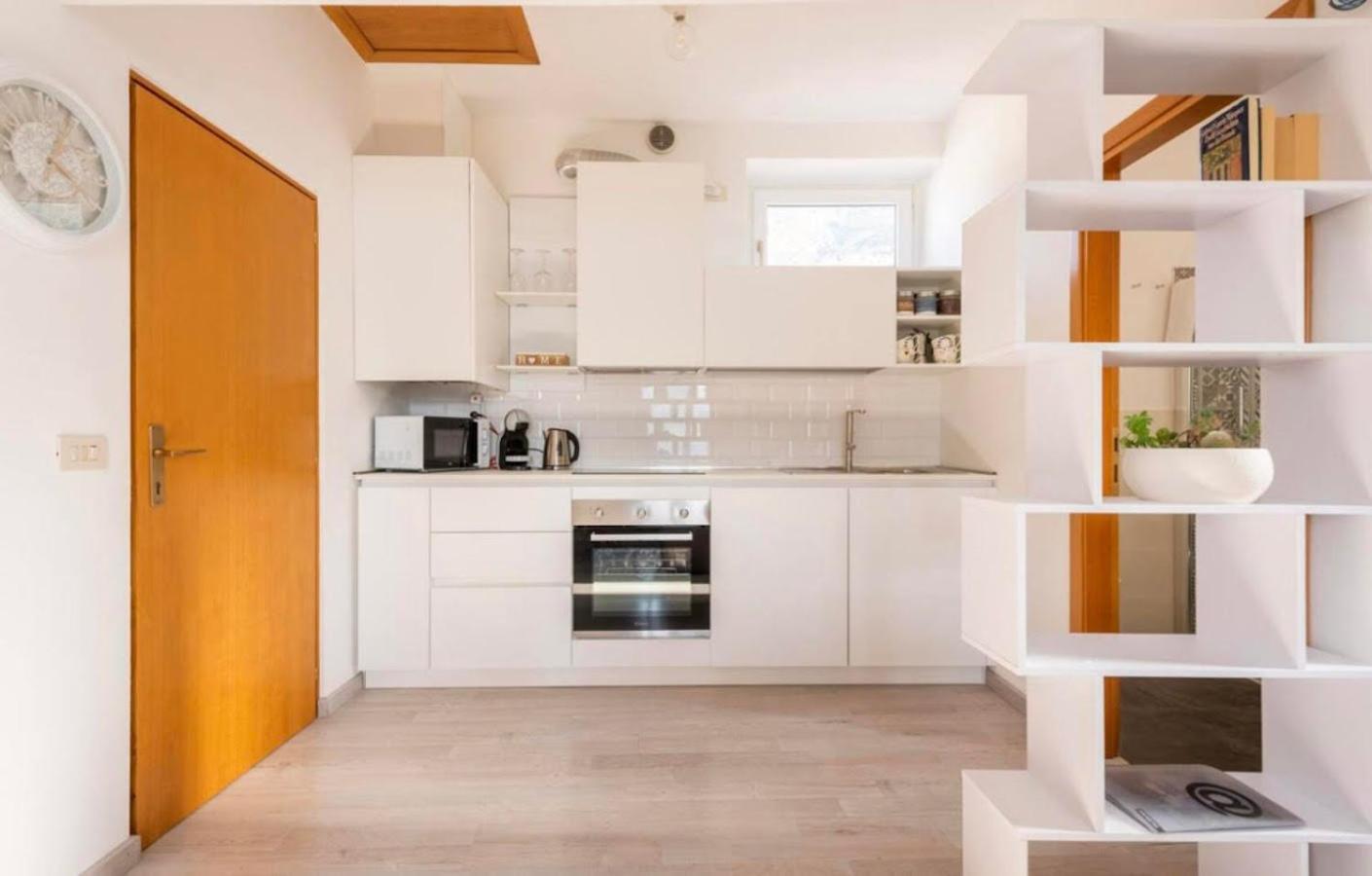 Assenza Lake Front Sweet Apartment Бренцоне-суль-Гарда Екстер'єр фото