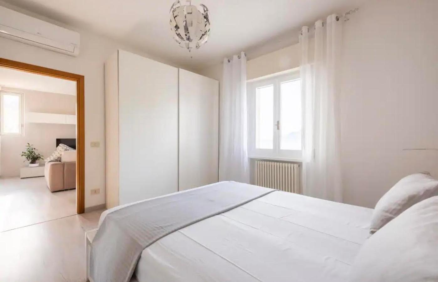 Assenza Lake Front Sweet Apartment Бренцоне-суль-Гарда Екстер'єр фото